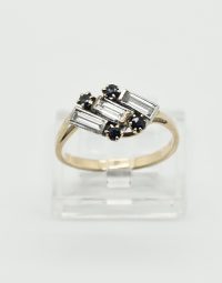 Lot 64 - Bague en or, diamants et saphirs