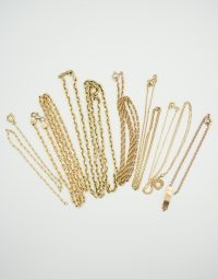 Lot 05 - Chaines et bracelets en l'état