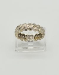 Lot 77 - Alliance sertie de diamants