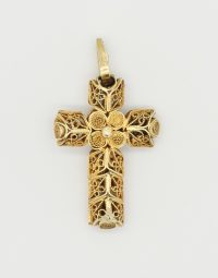 Lot 15 - Croix pendentif en or