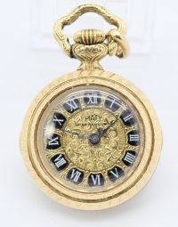 Lot 41 - Montre de col en or