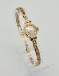 Lot 65 - LIP - Montre bracelet en or