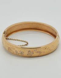 Lot 72 - Bracelet rigide ouvrant en or
