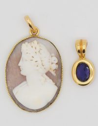 Lot 10 - Pendentifs en or