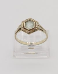 Lot 11 - Bague en or et platine ornée d'une pierre