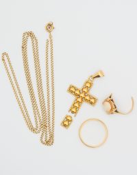 Lot 18 - Bijoux accidentés en or jaune