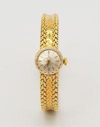 Lot 25 - LIP - Montre bracelet de dame en or