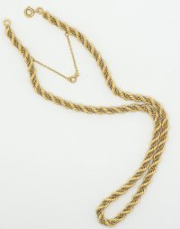 Lot 01 - Collier torsadé en or
