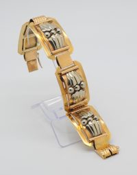 Lot 32 - Bracelet Art Déco or et platine