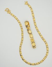 Lot 08 - Parure en or