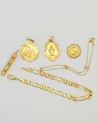 Lot 49 - Ensemble de bijoux en or