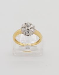 Lot 28 - Bague en or ornée de diamants