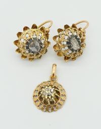 Lot 48 - Parure ancienne provençale en or