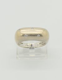 Lot 48 - Bague en or ornée de diamants