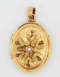 Lot 61 - Pendentif ancien ouvrant en or