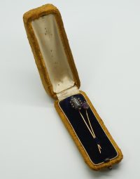 Lot 77 - Epingles en or