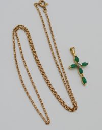 Lot 45 - Chaine et croix en or