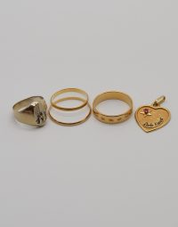 Lot 29 - Alliances, chevalière et médaille en or