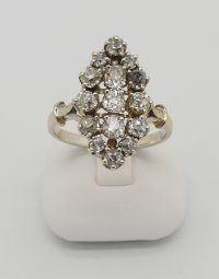 Lot 72 - Bague marquise en or et diamants