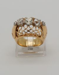 Lot 66 - Bague en or ornée de diamants